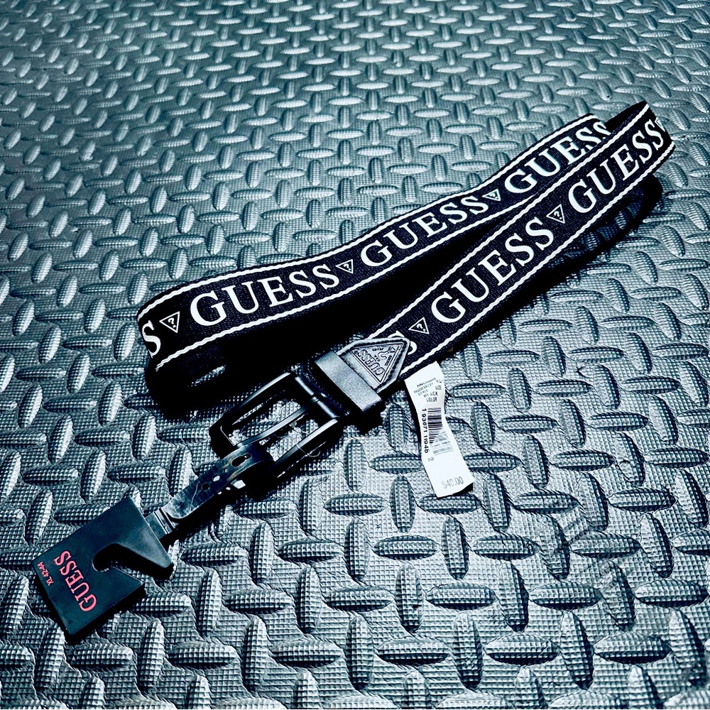 Guess Men’s belt size XL NWT